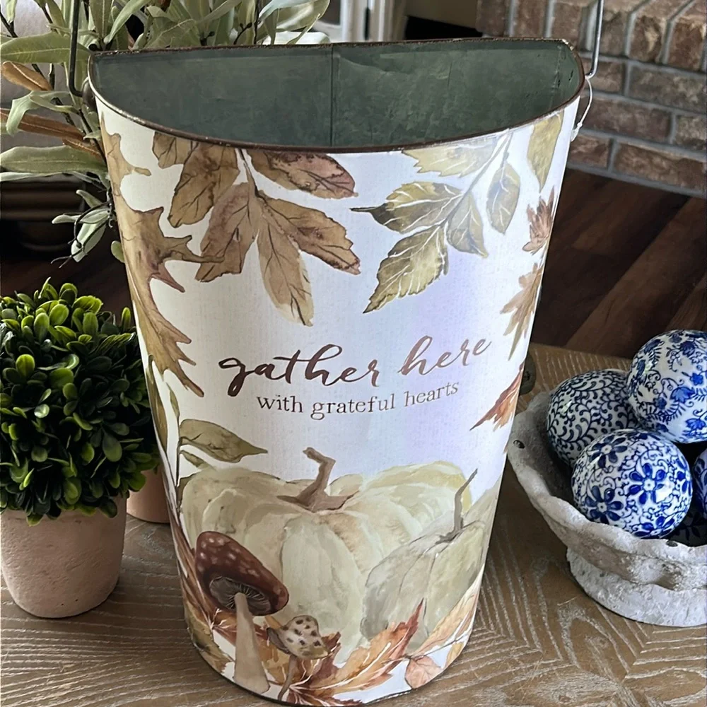 NEW! Vintage Inspired Fall Harvest Pumpkin Mushroom Autumn Leaf Metal Wall Vase